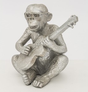 figurka małpa z gitarą