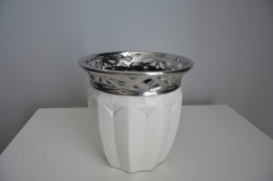 wazon ceramiczny biało srebrny 18x18 cm