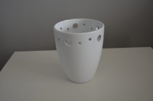 Osłonka biała ceramiczna 14 x16 cm 